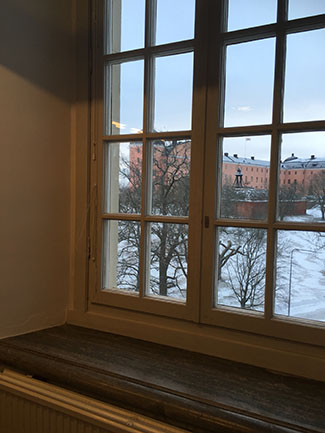 Vy över Uppsala slott från ett av hörnrummen